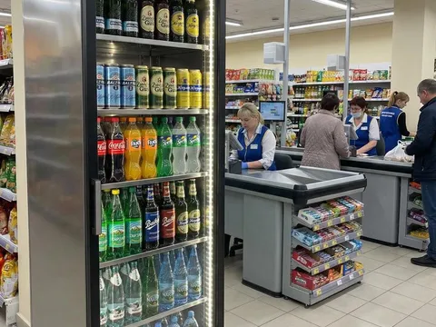 Холодильный шкаф «Дюссельдорф» со стеклянной дверью